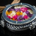 15 - El Jardín - Plata 925, cristal flores secas y cuero